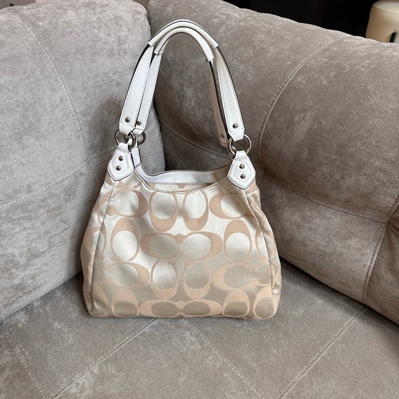 Coach Cream Shoulder Bag - Picture 11 of 16